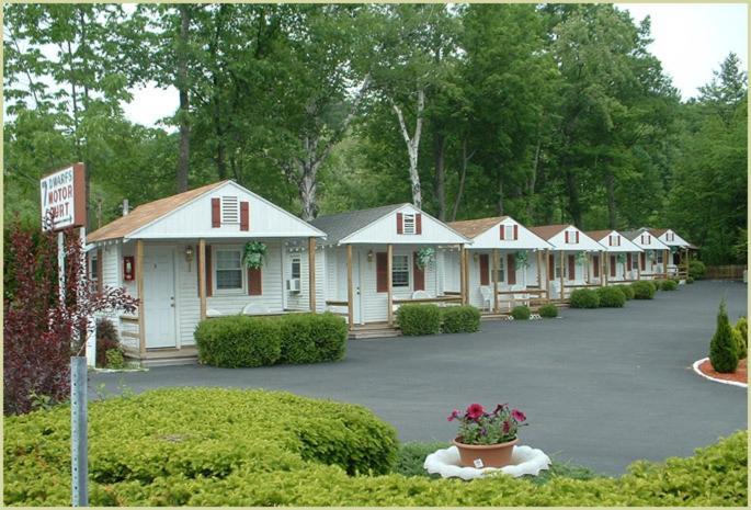 Seven Dwarfs Motel & Cabins Озеро Джордж Экстерьер фото