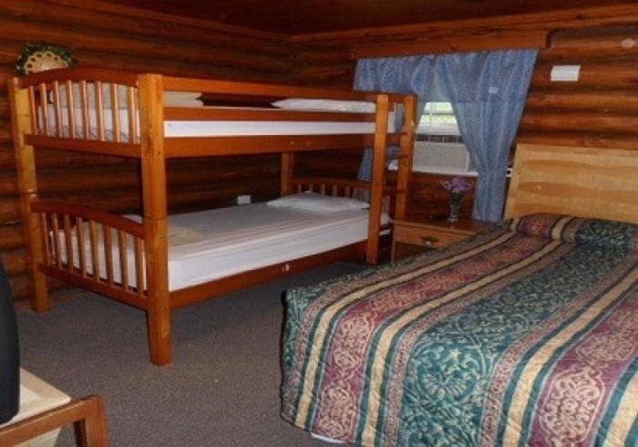 Seven Dwarfs Motel & Cabins Озеро Джордж Экстерьер фото