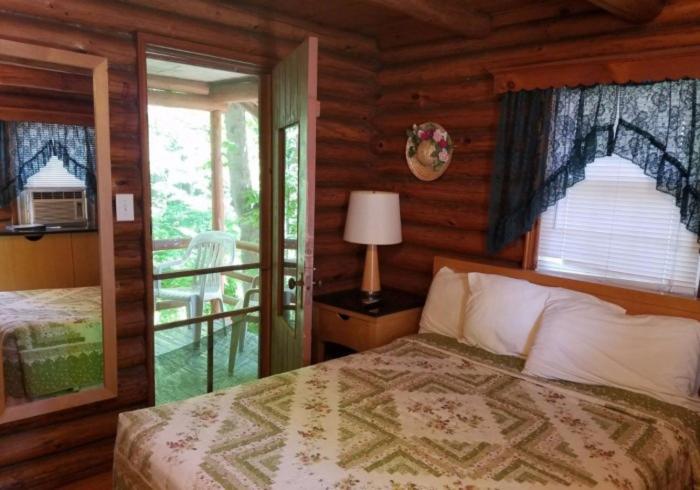 Seven Dwarfs Motel & Cabins Озеро Джордж Экстерьер фото