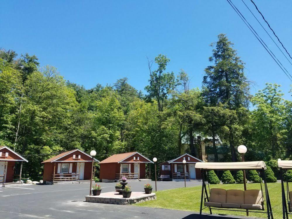 Seven Dwarfs Motel & Cabins Озеро Джордж Экстерьер фото