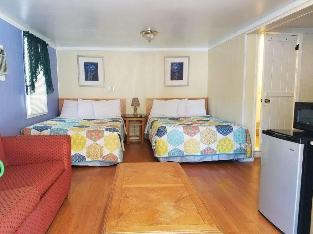 Seven Dwarfs Motel & Cabins Озеро Джордж Экстерьер фото