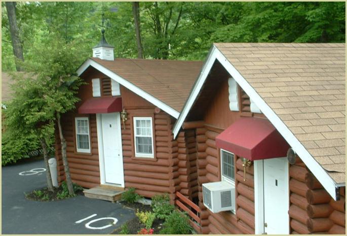 Seven Dwarfs Motel & Cabins Озеро Джордж Экстерьер фото
